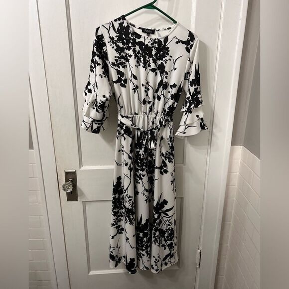 Floral Long Sleeve Dress - Picture 2 of 7